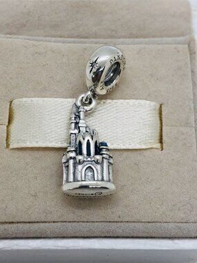 ✨🔥Pandora Cinderella Castle Charm